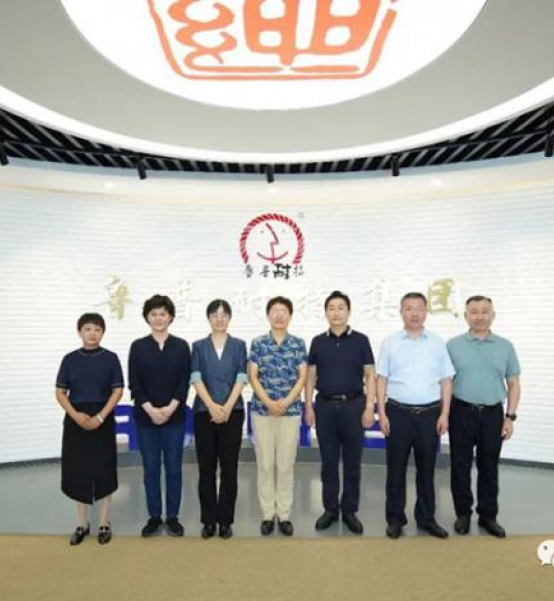 Ball winding machine