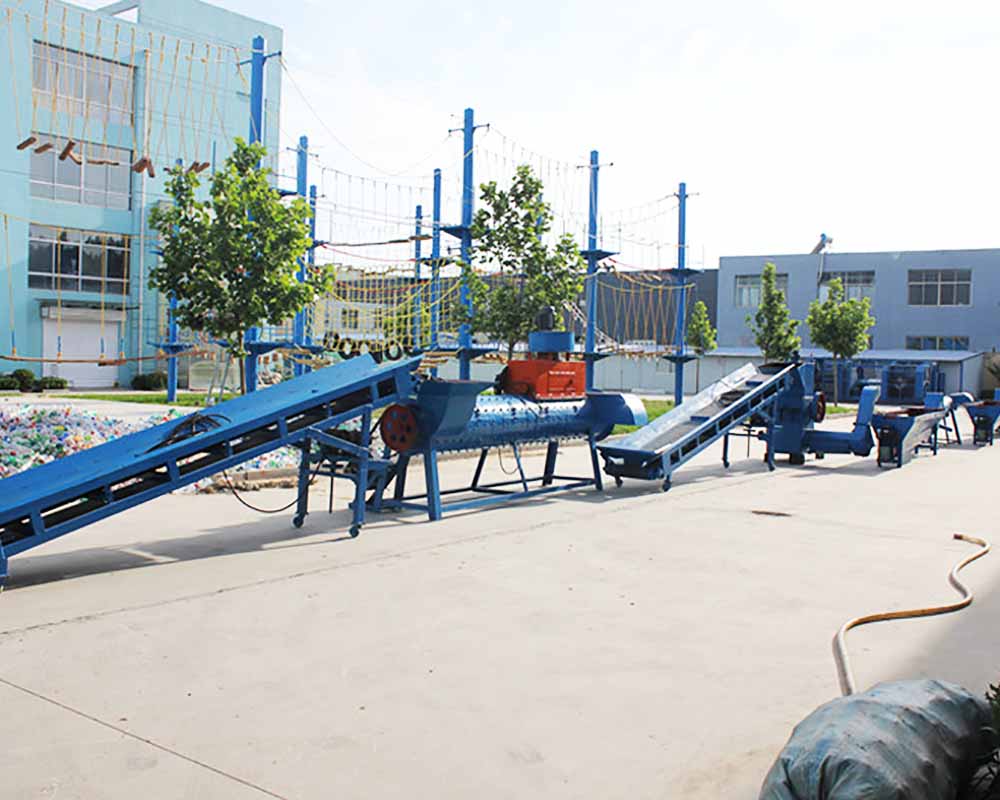 Machine de recyclage du PET.jpg